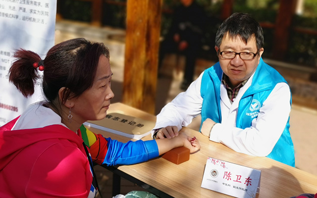 【学雷锋日】万象城平台_万象城（中国）一站式服务平台,举办“爱满京城，牵手智慧家医”志愿服务活动(图3)